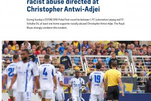 体育平台-遭遇现场球迷种族歧视+全场嘘声，沙尔克球员赛后报警