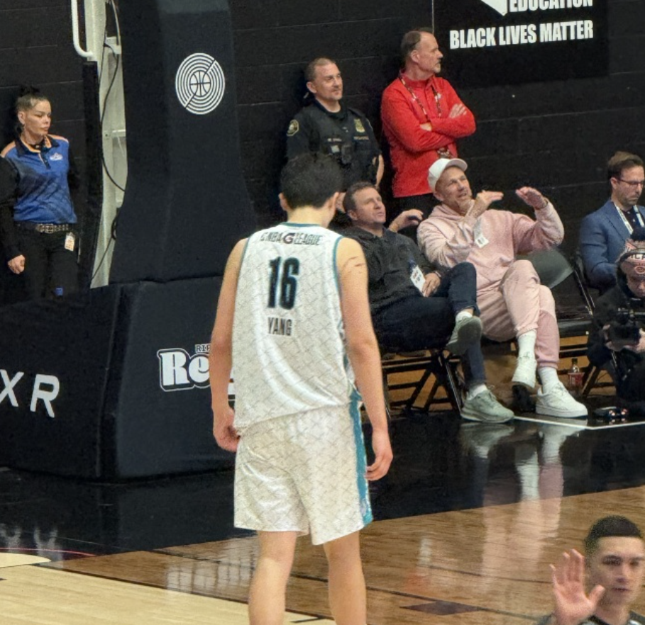 体育平台-14+17！杨瀚森G联赛游刃有余！球权不多杀伤力拉满，篮下几乎无解