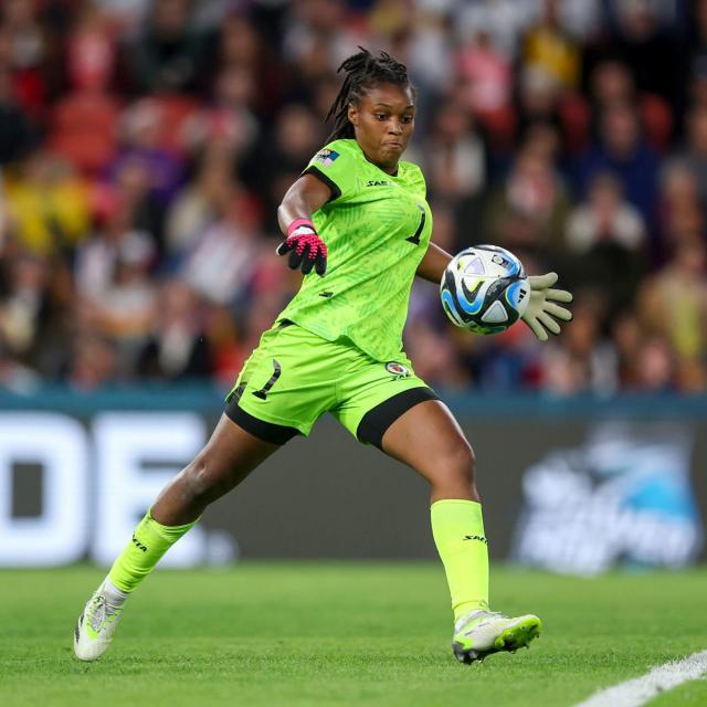 官方入口-海地门将凯莉：对阵中国女足要取胜 我们很自信